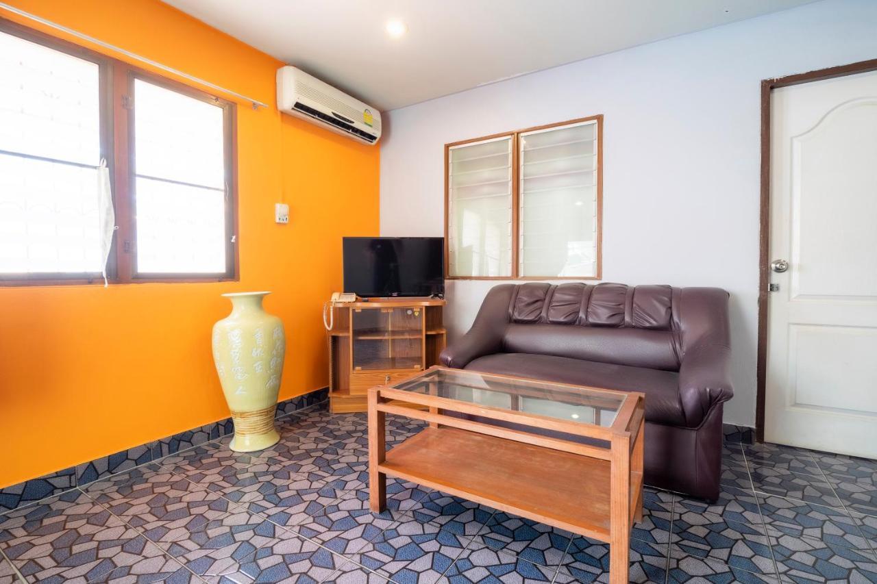 Oyo 663 Green Beach Room Pattaya Eksteriør billede
